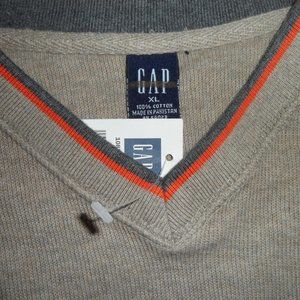 New Men's GAP pull over sweater extra Large
